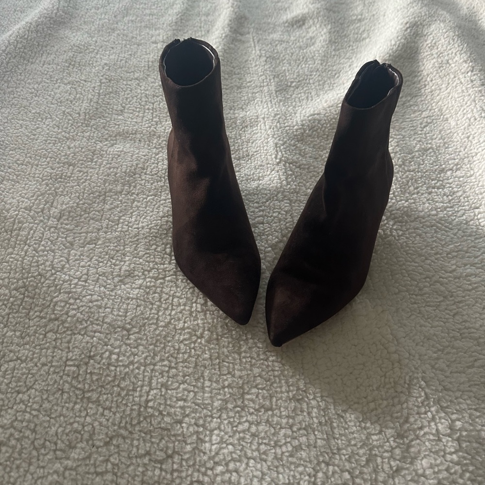 Tahari Elegant Dark Brown Ankle Boots